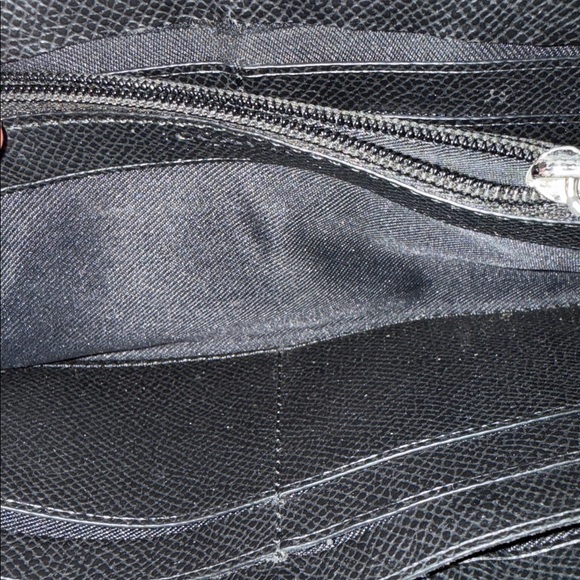 This is a Coach Slim Accordion Zip Wallet in the Bramble Rose F56732 2016/2017 - Picture 5 of 6